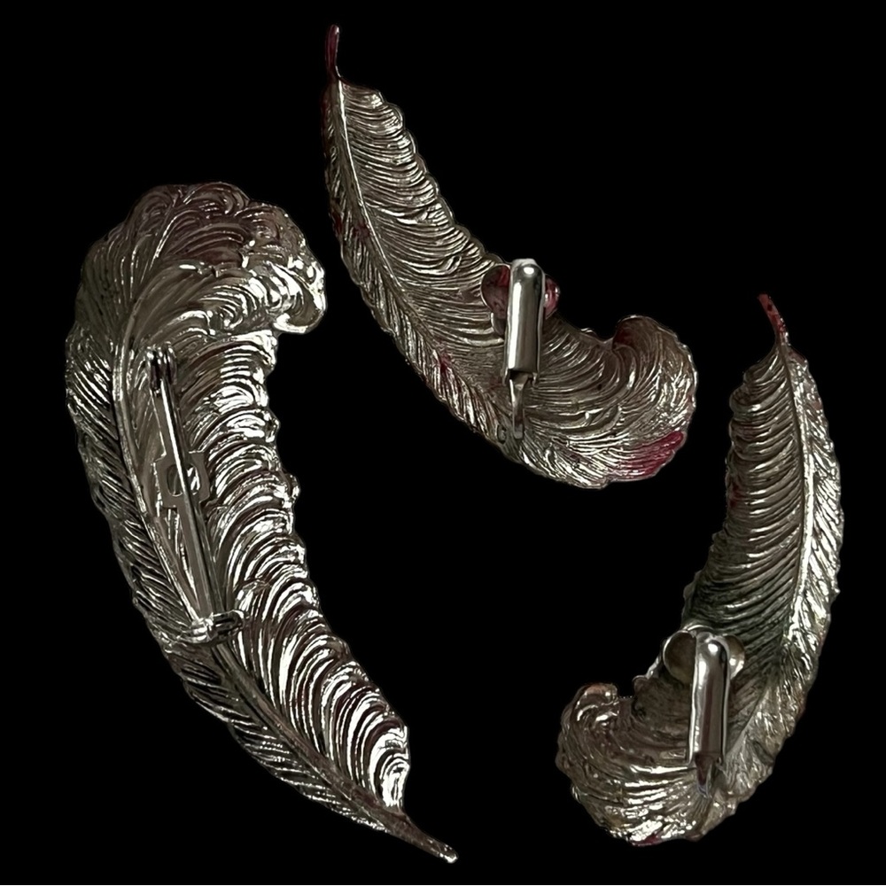 Vintage Sarah Coventry Feather Pin Brooch and Clip-On Earrings Trio Parure - Picture 2 of 3